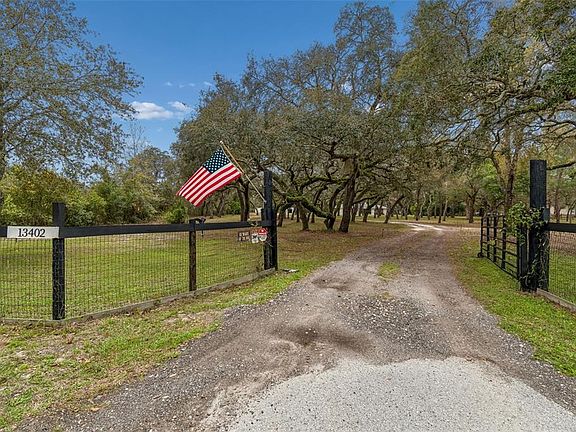 3rd image of 13402 Peace Blvd