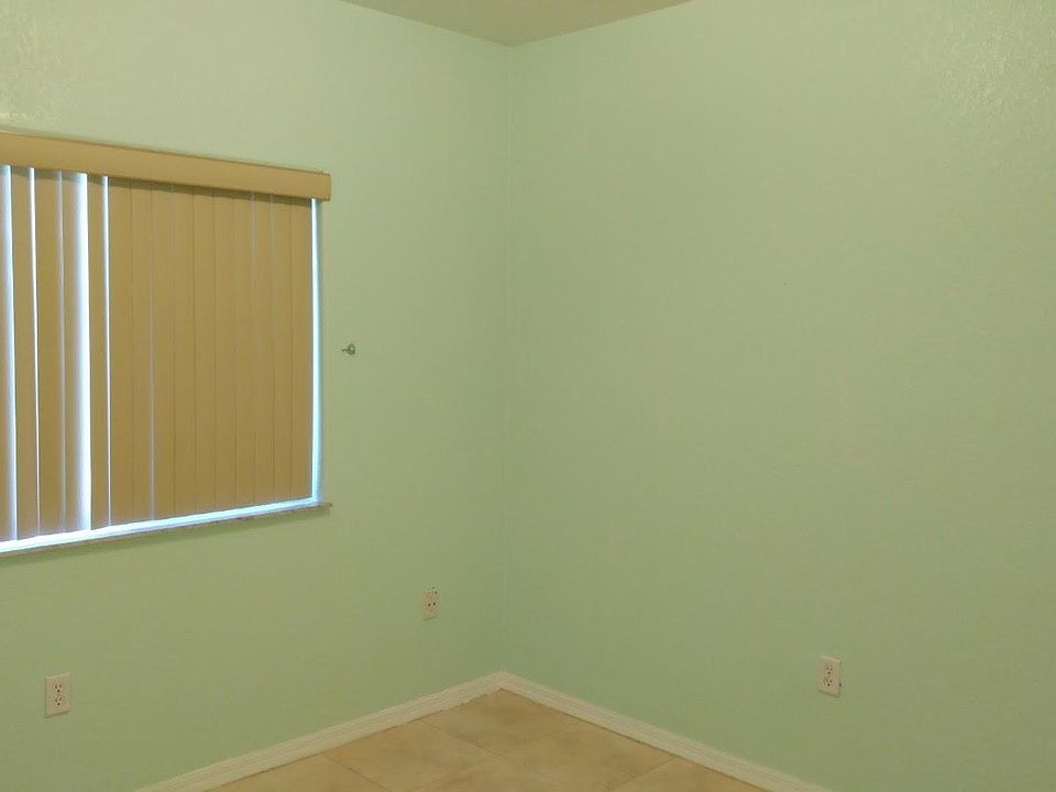 1st image of 1304 SE 6th St