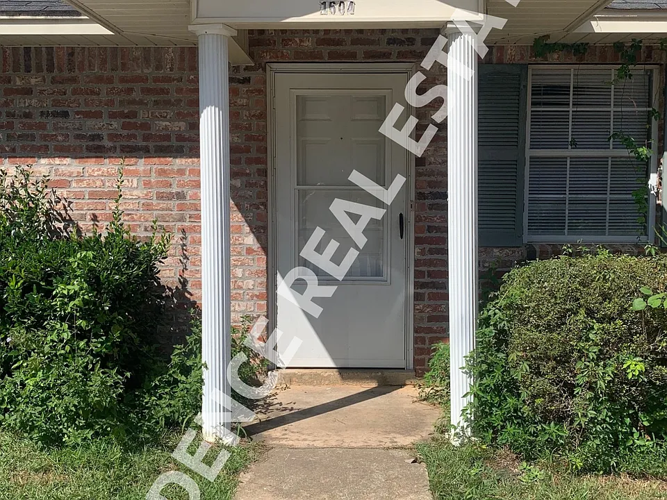 1604 S Barnett Springs St #0
