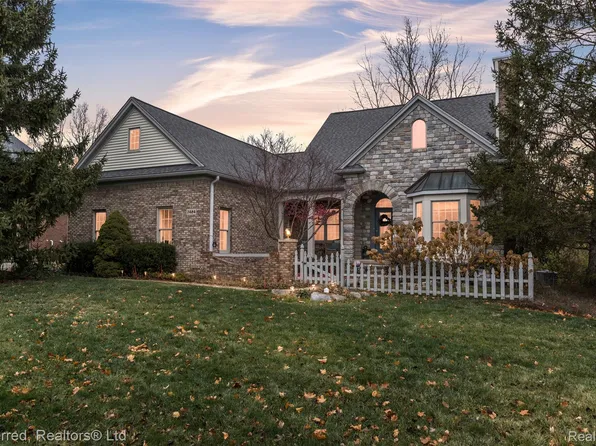7424 Stonebrook Dr, Canton, MI 48187