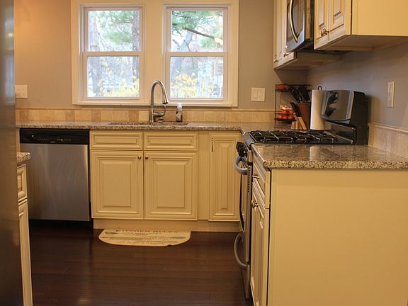 3rd image of 26267 N Oak Ave