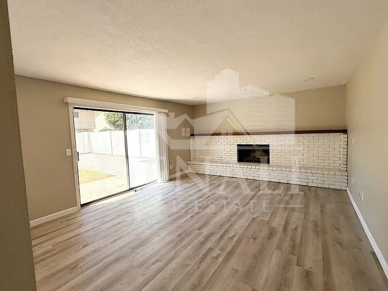 1529 E Edgewater Dr — Photo 24