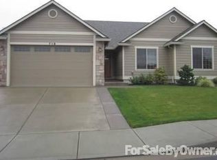 719 N 6th St, Carlton, OR