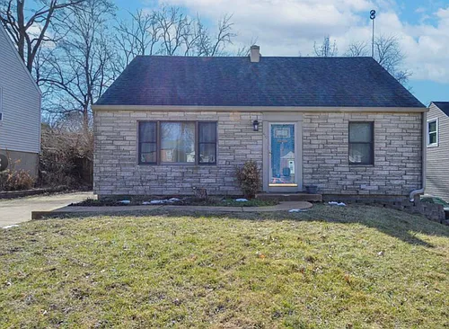 410 Robert Ave Photo 1