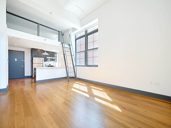 3rd image of 340 E 117th St #3G