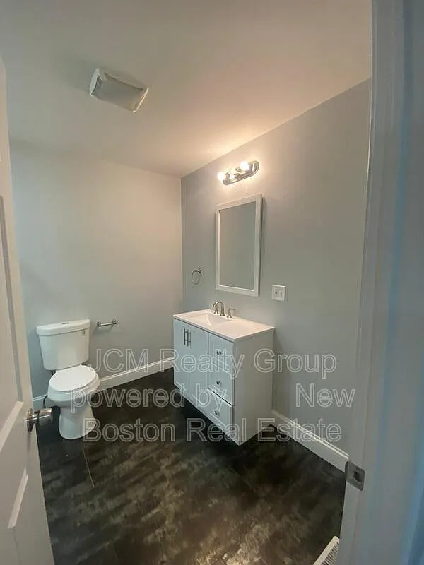 3 bed, 1.0 bath, 1100 sqft, $3,000 — Photo 3