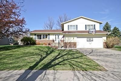 1st image of 808 8th St E