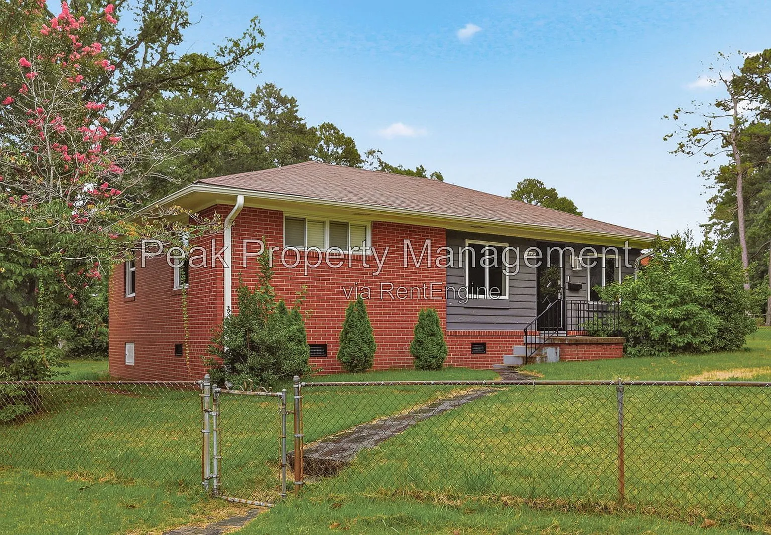 3 bed, 2.0 bath, 925 sqft, $1,900 — Photo 4