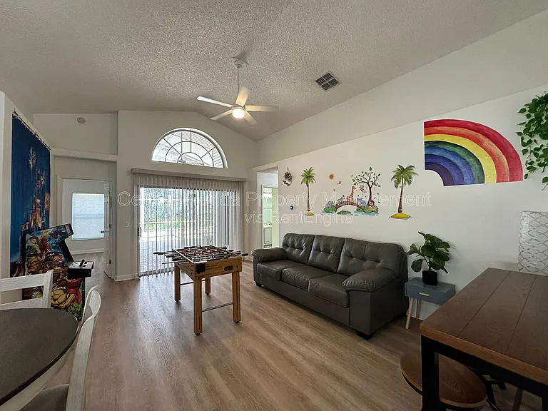 1009 Lake Davenport Blvd — Photo 14