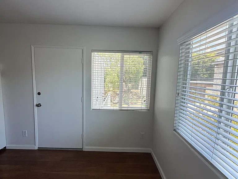 2103 Carnegie Ln #4 — Photo 2