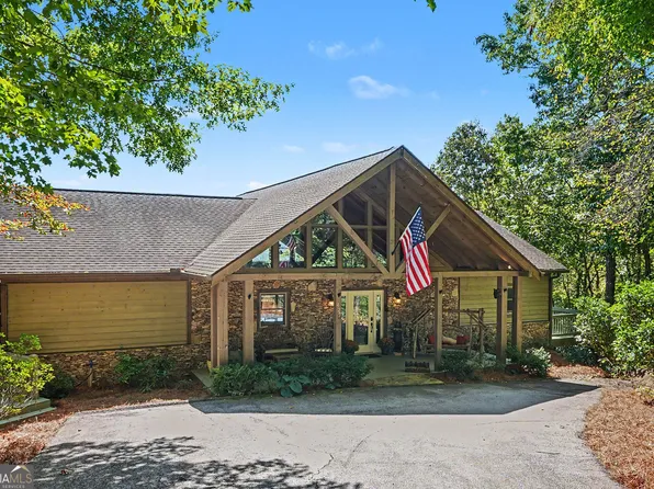 427 Smokehouse Knob Dr, Rabun Gap, GA 30568