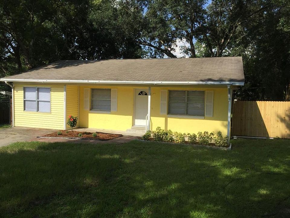 3 BR, 1 and 1/2 Bath $1,600 per month