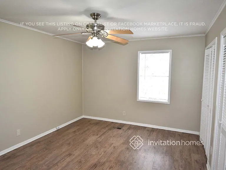 110 Woodglen Ct — Photo 4