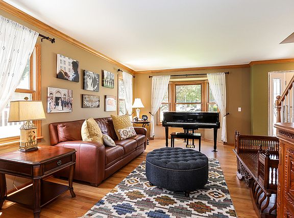 4th image of 417 N Evergreen Ave