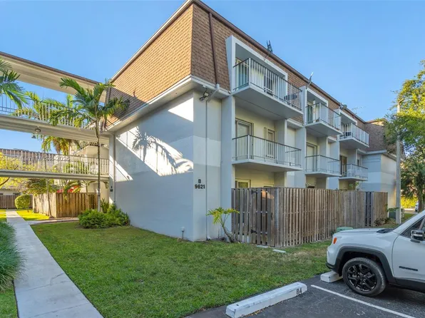 9621 SW 77th Ave APT 204B, Miami, FL 33156