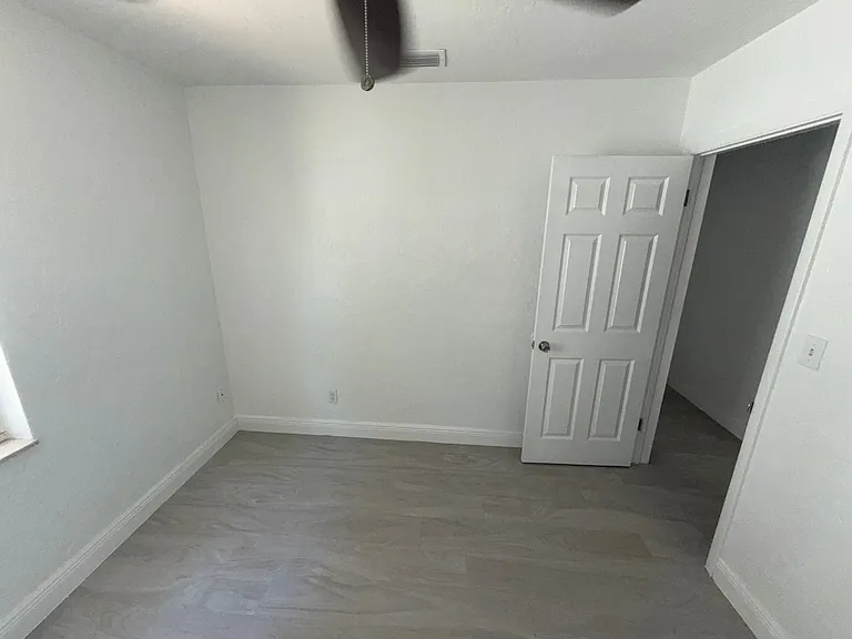4713 W Knights Ave — Photo 3