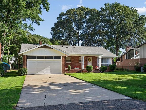 2nd image of 4 Mimosa Cres