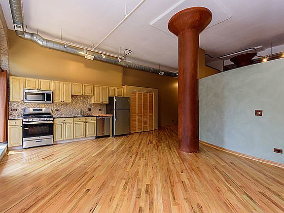 5th image of 1801 W Larchmont Ave APT 108