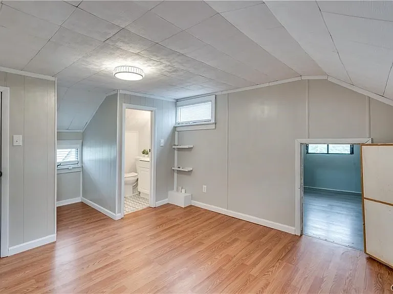 822 Lawrence St — Photo 34