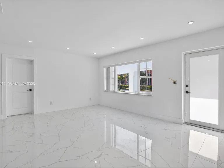 1920 SW 67th Ave — Photo 9