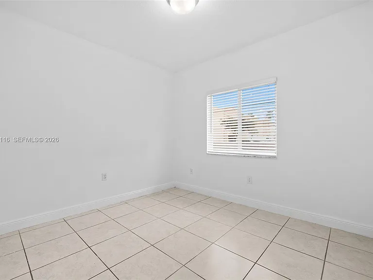 2421 W 78th St #104 — Photo 12