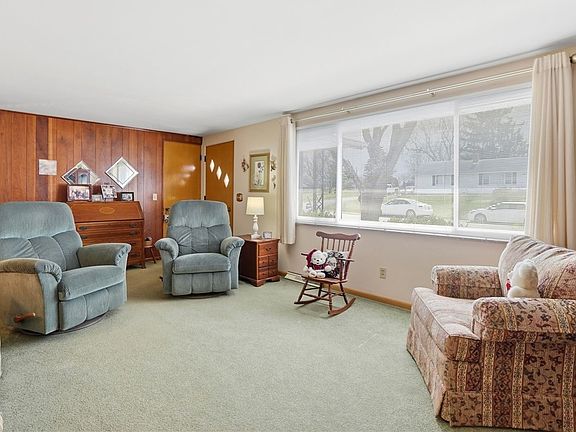 5th image of 3434 Killdeer Dr