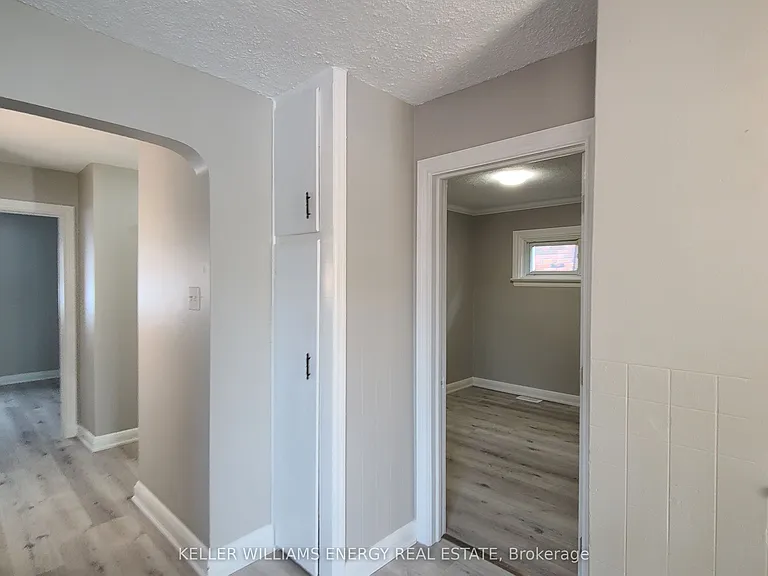 201 Celina St #UPPER — Photo 11