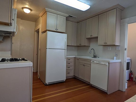 4th image of 141 Cowper St
