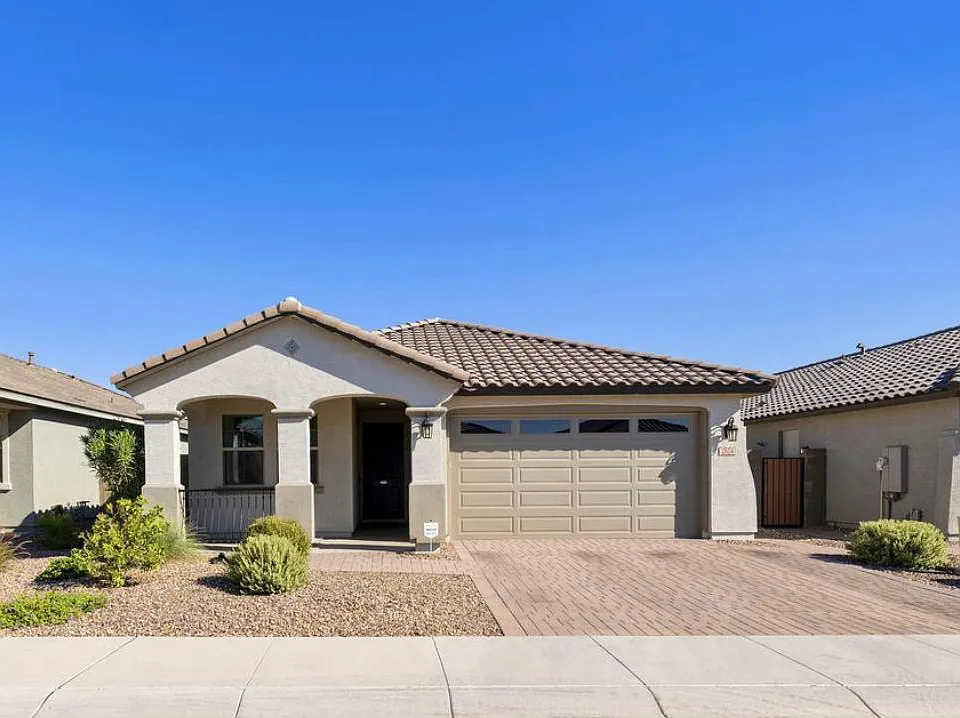 2824 W Rainbow Dr