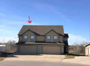 101 Silver Leaf Ln, Baldwin City, KS 66006