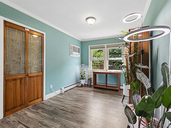 5th image of 15 Willard Avenue