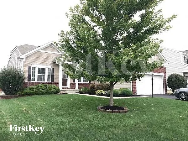 5 bed, 3.0 bath, 2800 sqft, $3,445 — Photo 2