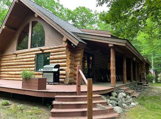 837 E Whitetail Dr, Midland, MI 48640