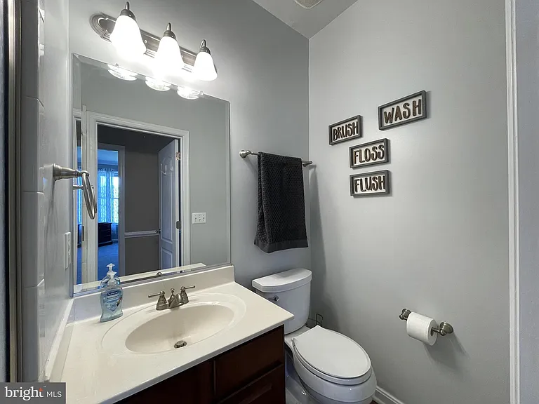 634 Oyster Bay Pl — Photo 16