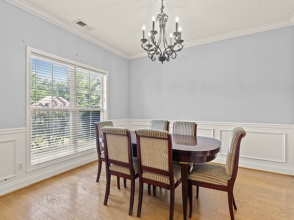 4th image of 111 Sydney Ln