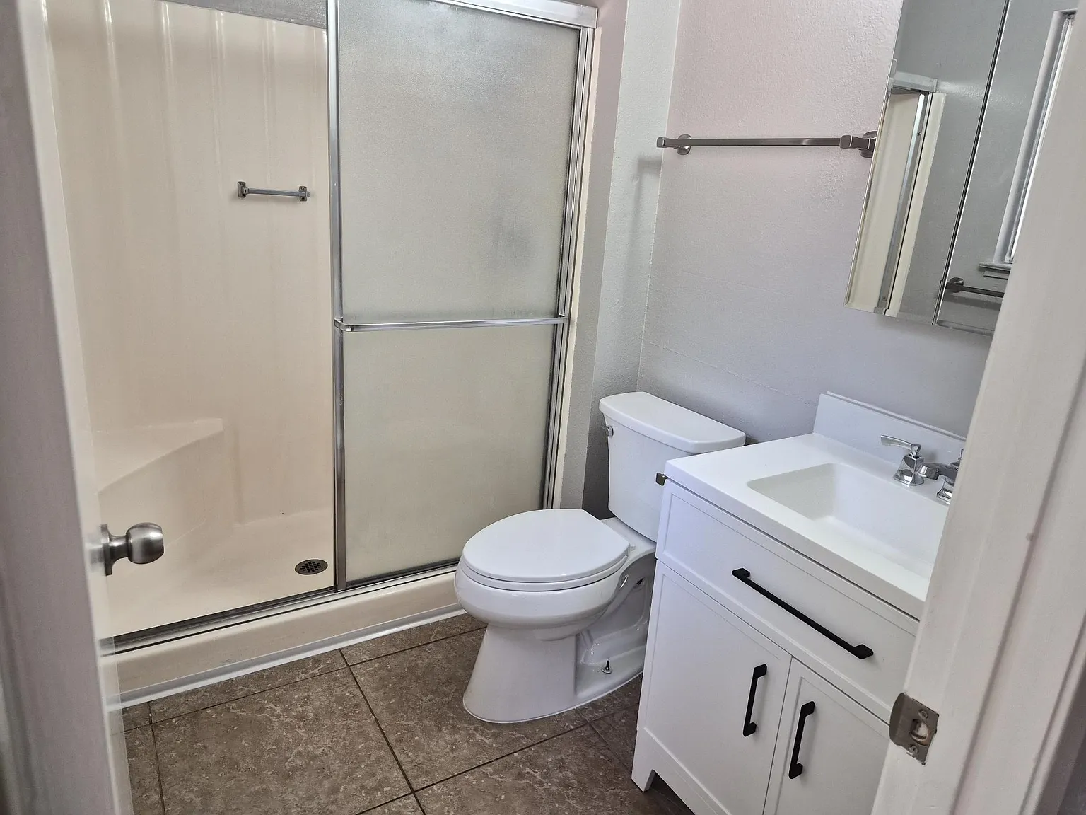 3 bed, 1126 sqft, $2,750 — Photo 3