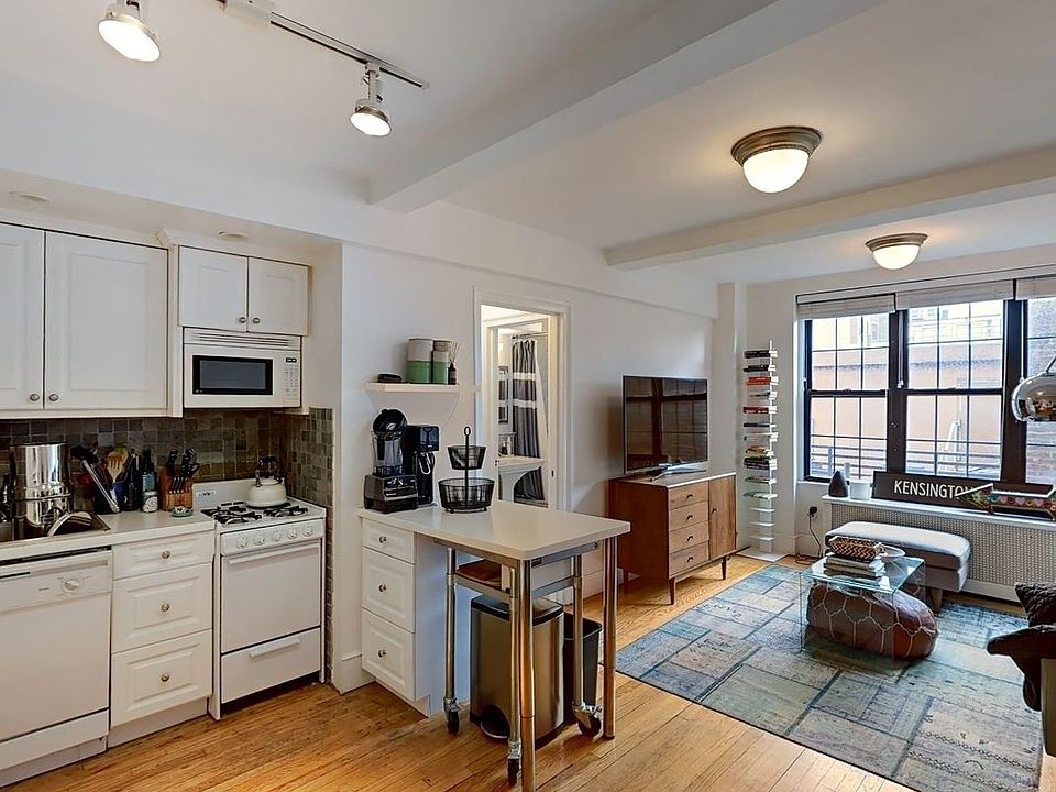 1st image of 50 W 72nd St APT 908