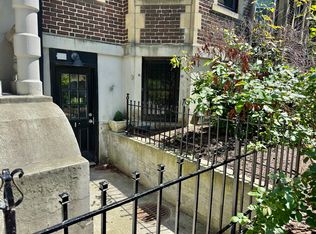 390 Riverway APT 2, Boston, MA 02115