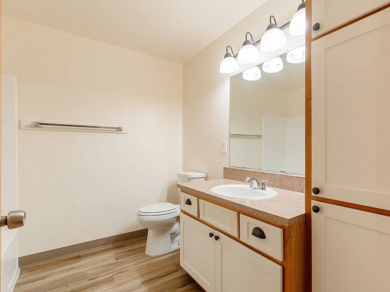 Trillium Square Apartments — Photo 3