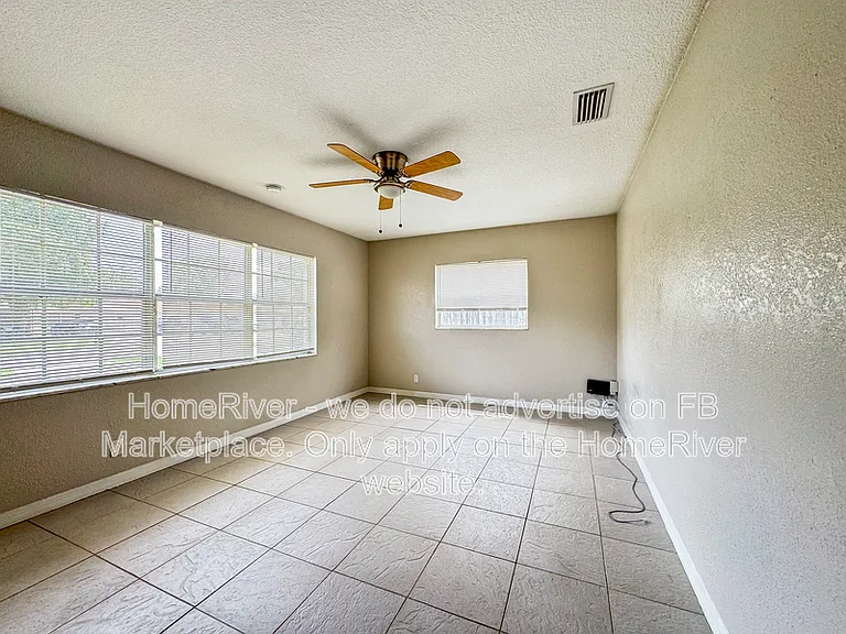 4407 Pompano Dr — Photo 7