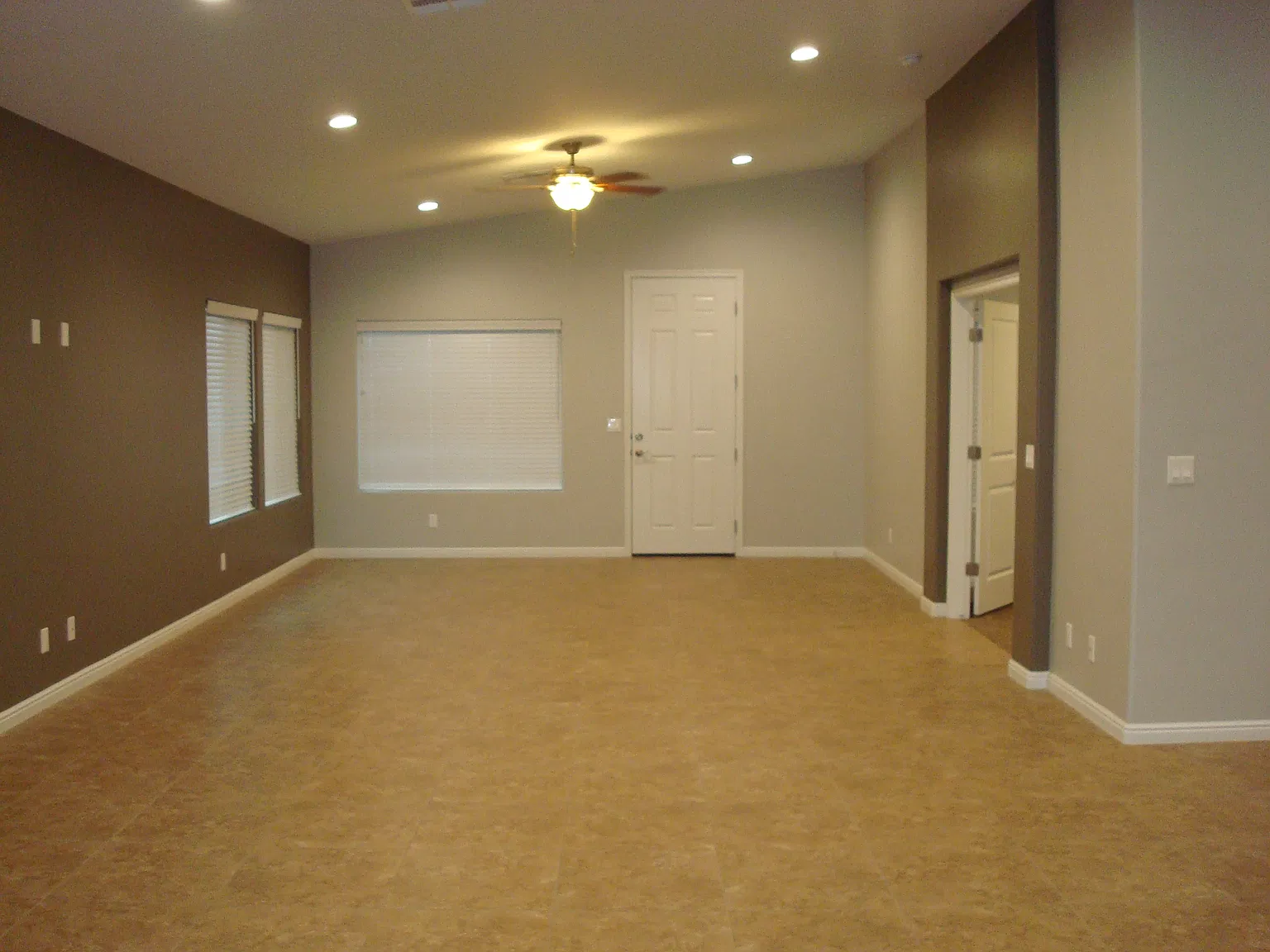 3 bed, 1844 sqft, $1,985 — Photo 4