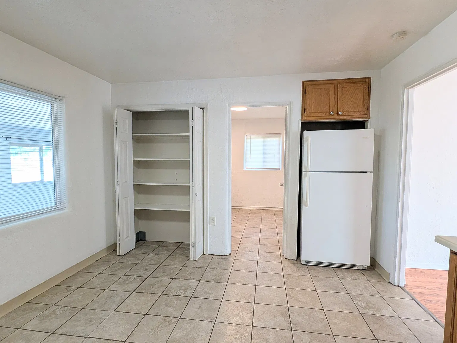 2 bed, 950 sqft, $1,900 — Photo 4