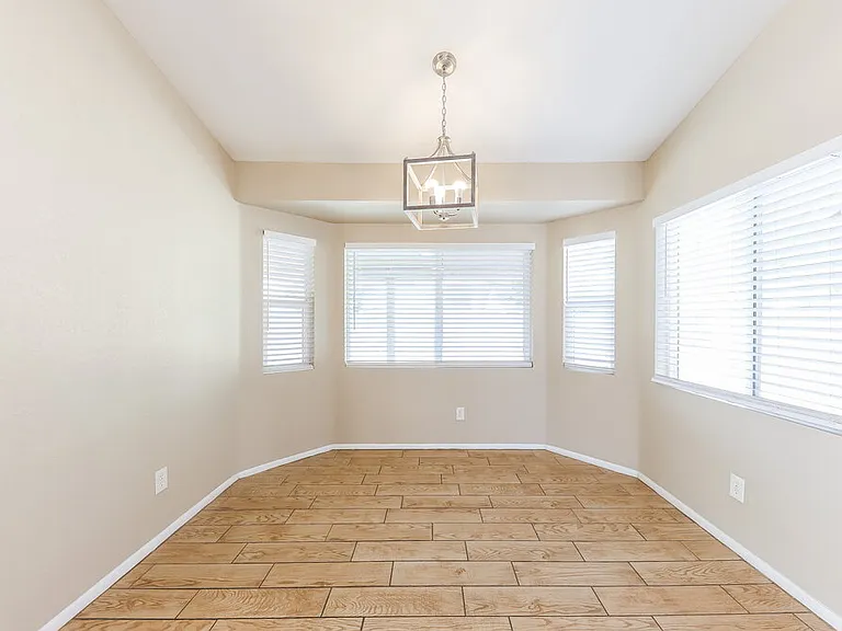 10801 W Wagon Wheel Dr — Photo 6