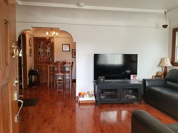 A Warm Inviting Living Room