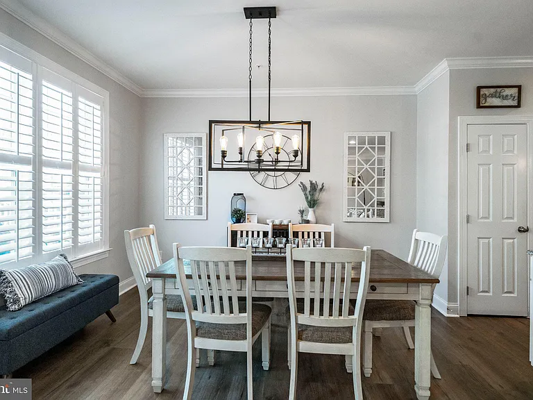 6 New Village Greene Dr — Photo 12