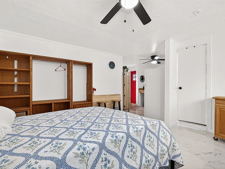29403 Raestone St #B — Photo 7