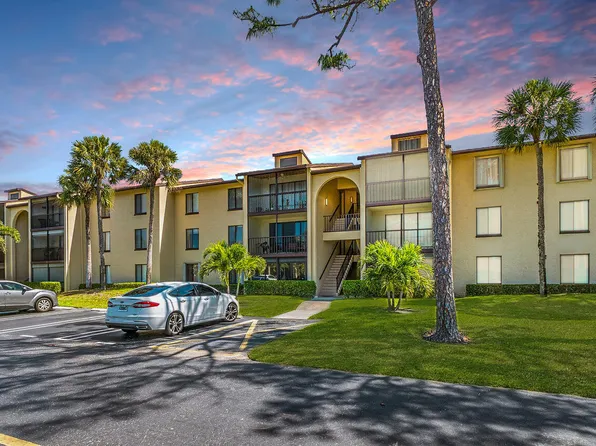 627 Sea Pine Way #F1, Greenacres, FL 33415