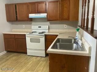 24 & 26 River Oaks Dr, Jackson, TN 38305