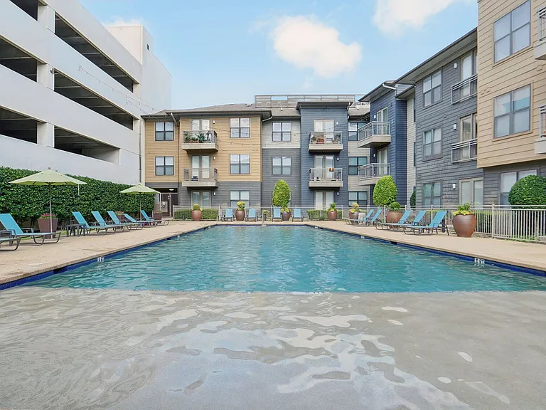 Oaks 5th Street Crossing at City Center — Photo 21