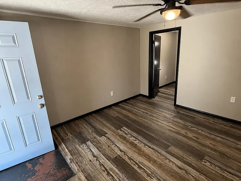 246 Warnock St — Photo 6